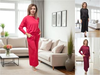 Elegantný trblietavý komplet pre ženy, ktoré chcú zažiariť ✨ Top má dlhý rukáv z ľahkého, vzdušného a príjemného...