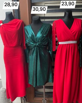 🎄🎁Čas žiariť v elegantných šatách, ktoré zvýraznia Vašu ženskosť a štýl. Červená a smaragdová farba sú ako stvorené na...